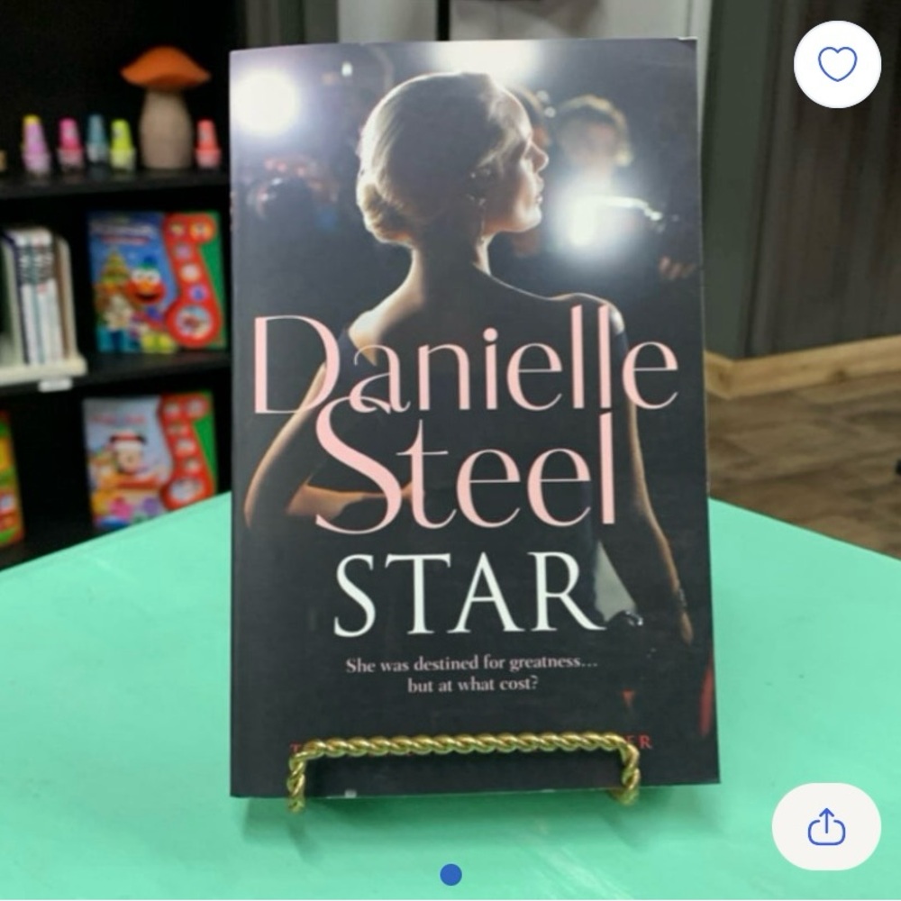 Danielle Steel 'Star' Book